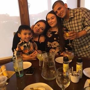 Meet your Posher, Dina